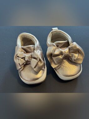 Robeez Metallic Gold Bow Baby Moccasins